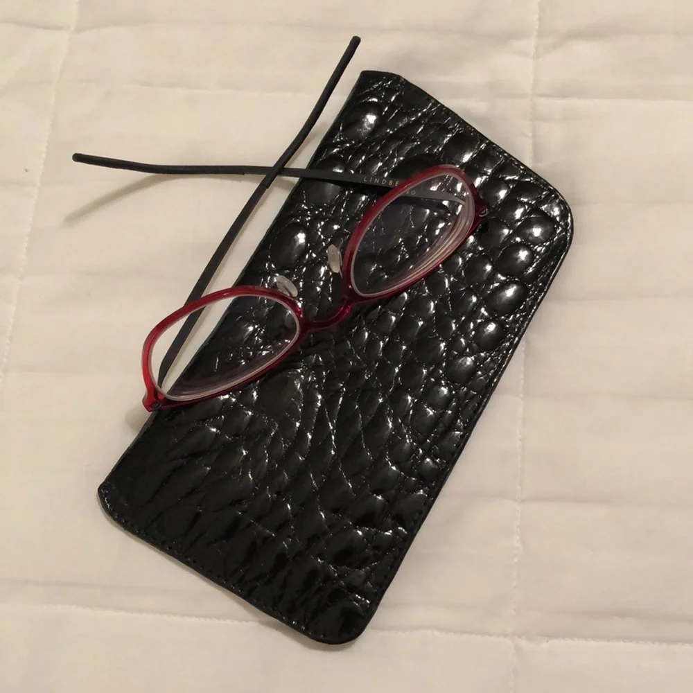 Crocodile Glasses Case - Picture 2 of 5